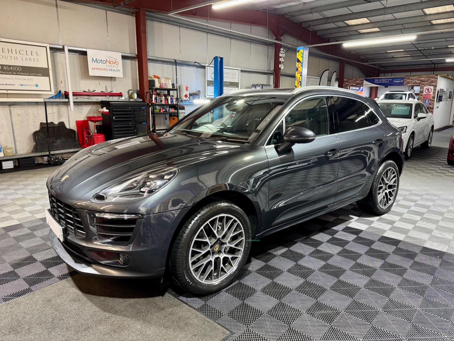 Used Porsche Macan 2017 for sale - 78086853: Photo 15