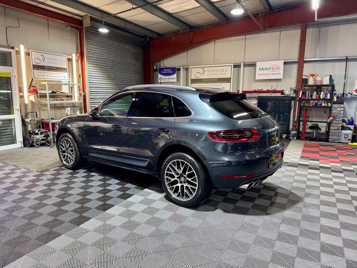 Used Porsche Macan 2017 for sale - 78086853: Photo 17