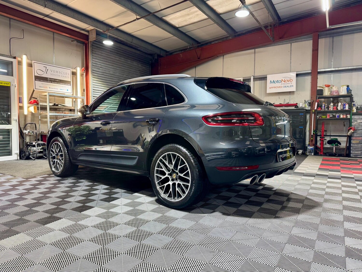 Used Porsche Macan 2017 for sale - 78086853: Photo 18