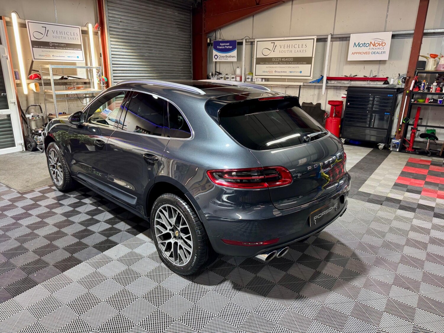 Used Porsche Macan 2017 for sale - 78086853: Photo 19