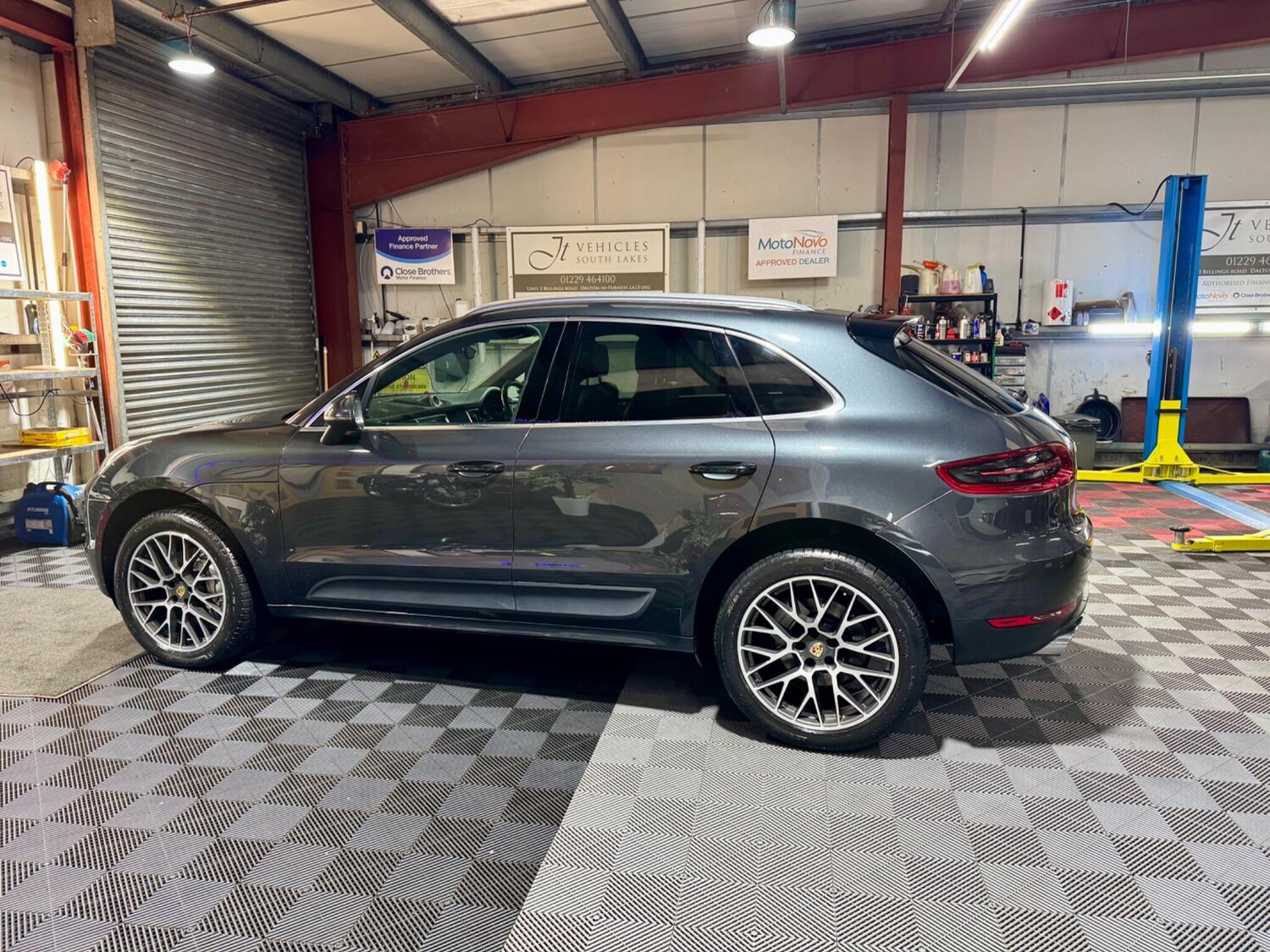 Used Porsche Macan 2017 for sale - 78086853: Photo 25
