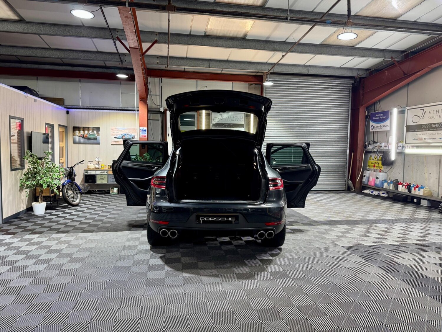 Used Porsche Macan 2017 for sale - 78086853: Photo 28