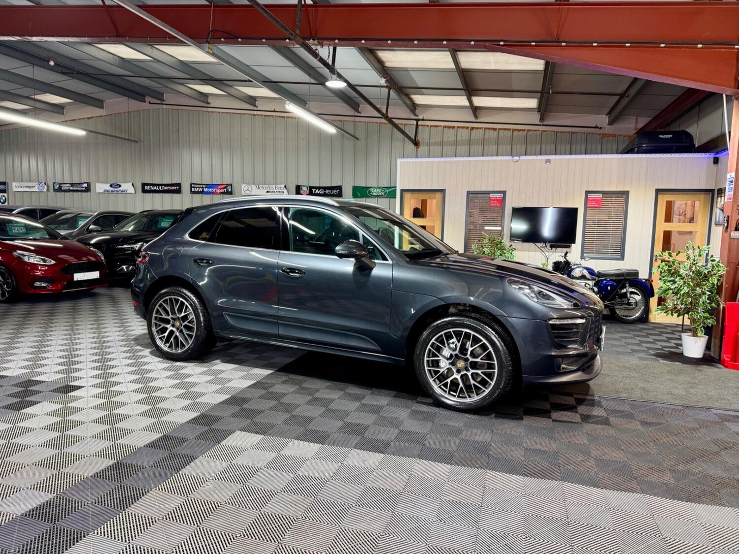 Used Porsche Macan 2017 for sale - 78086853: Photo 29