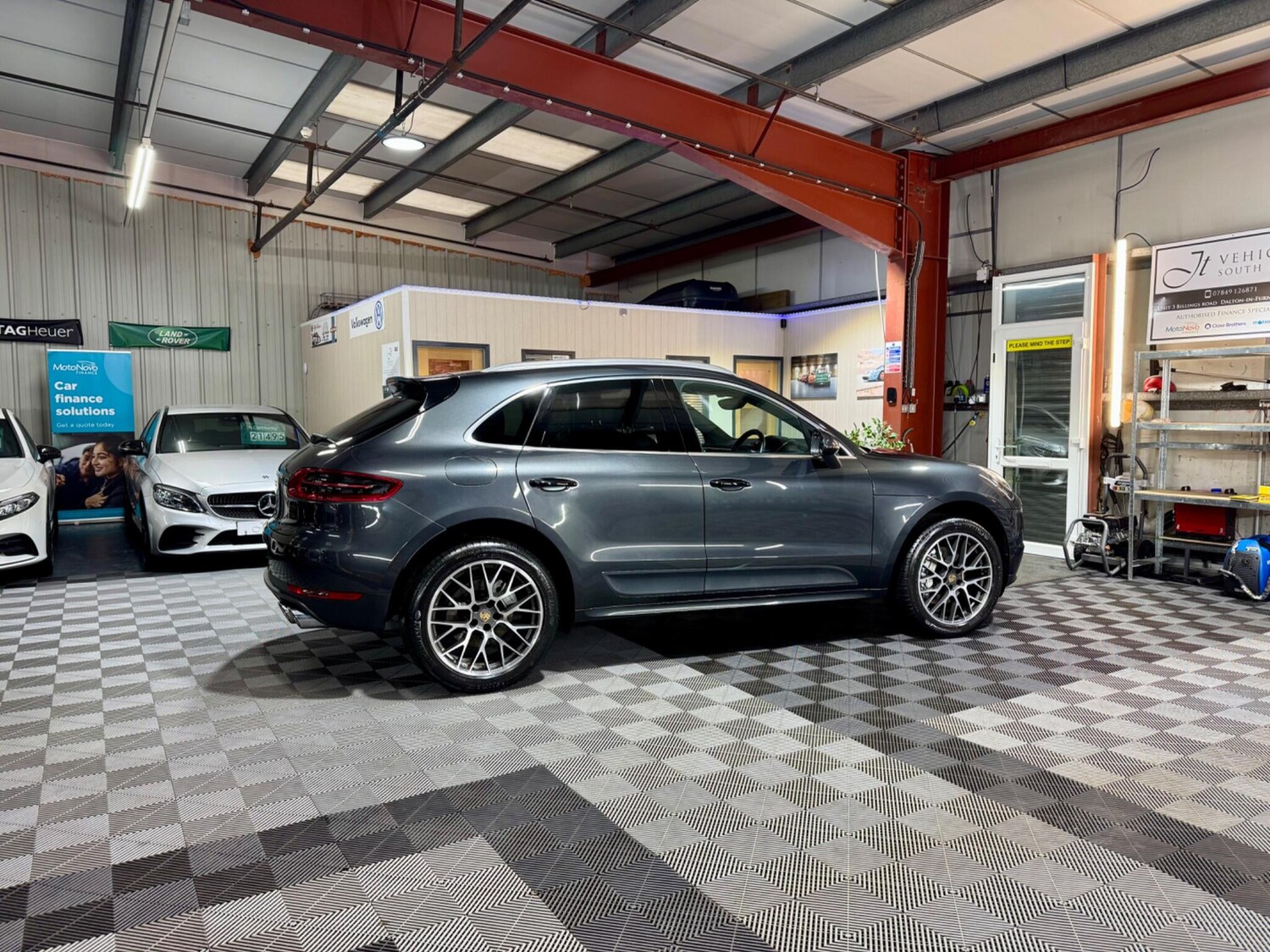 Used Porsche Macan 2017 for sale - 78086853: Photo 35