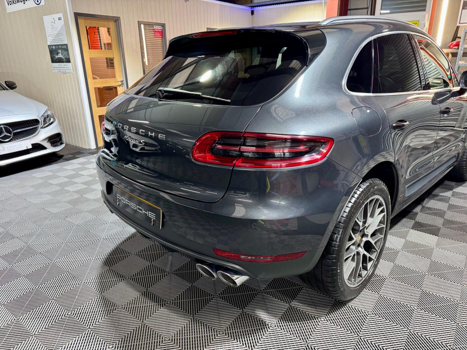 Used Porsche Macan 2017 for sale - 78086853: Photo 36