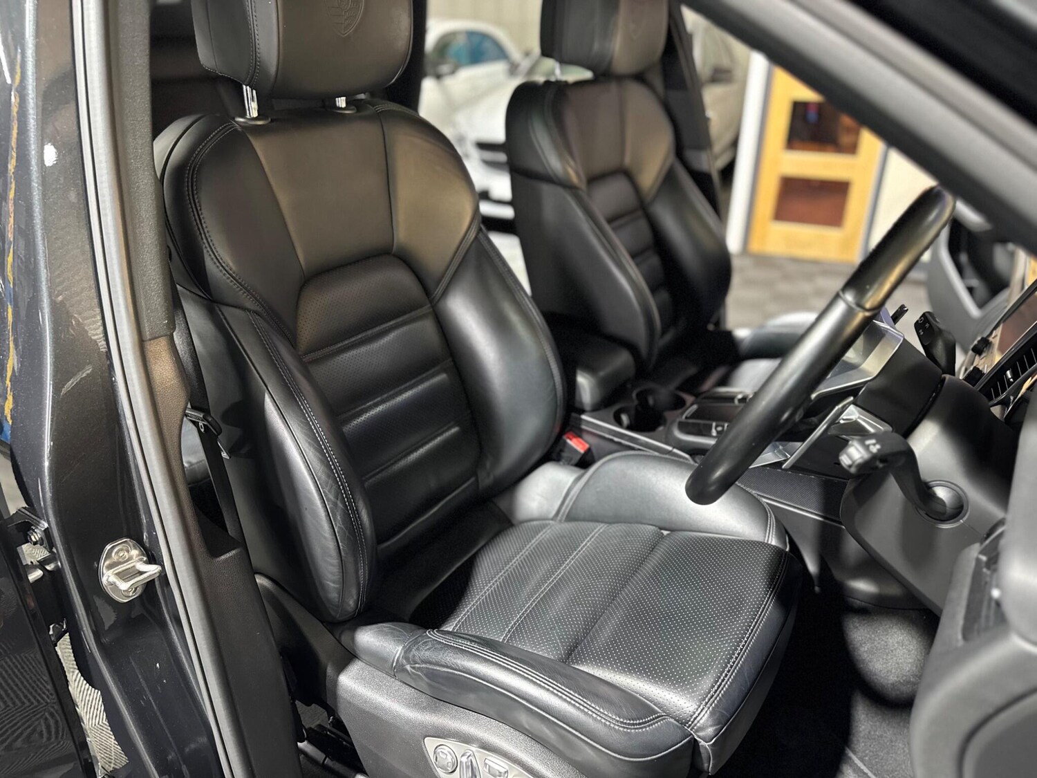 Used Porsche Macan 2017 for sale - 78086853: Photo 43