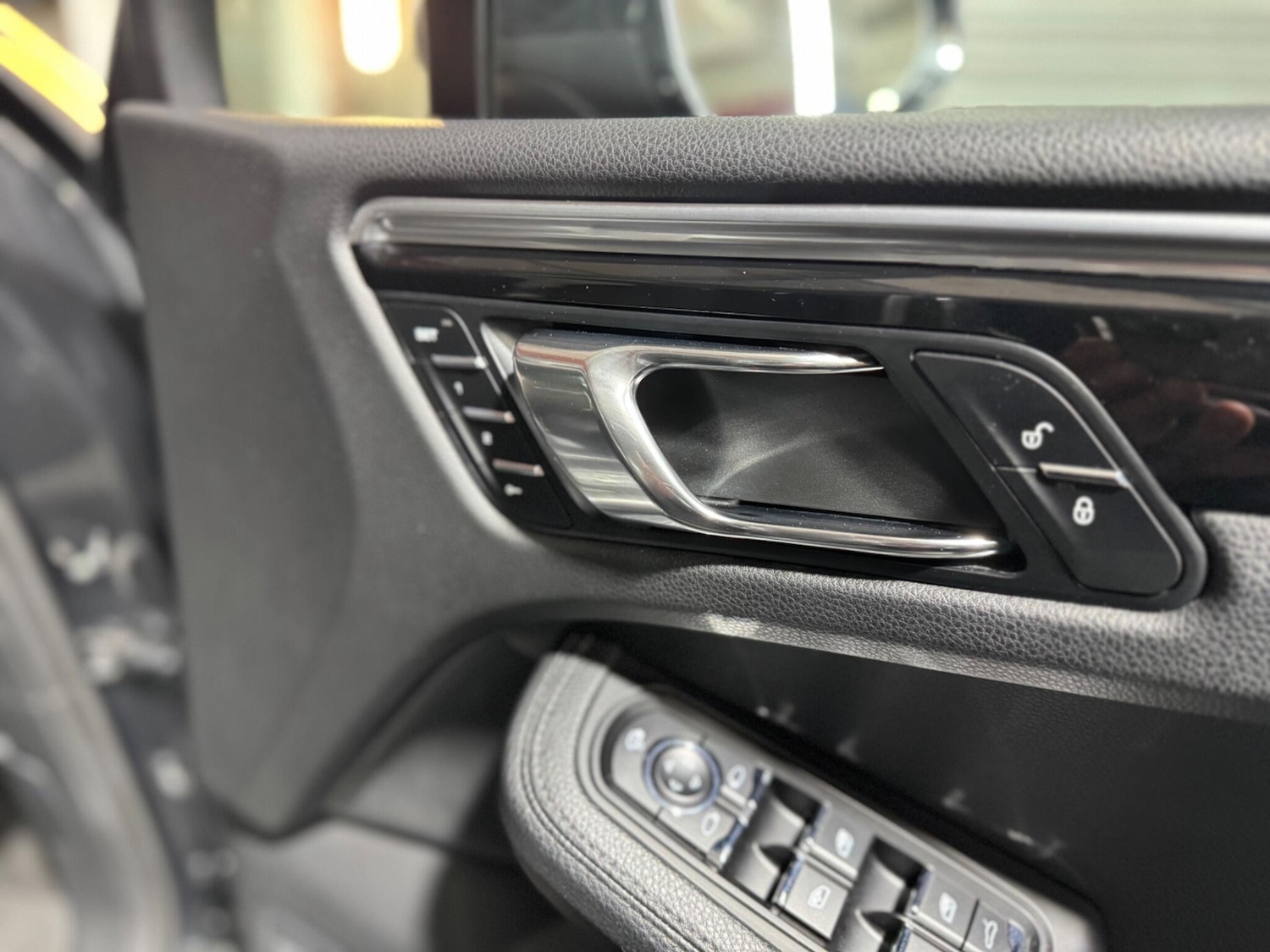 Used Porsche Macan 2017 for sale - 78086853: Photo 51