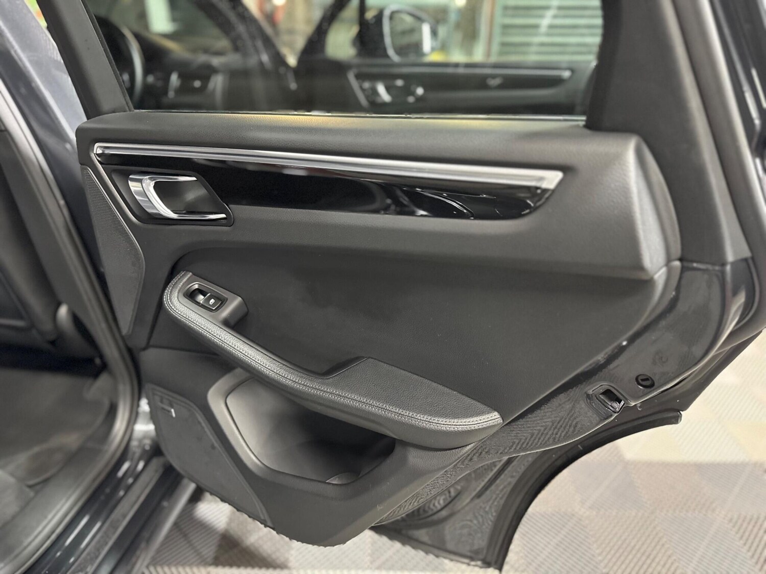 Used Porsche Macan 2017 for sale - 78086853: Photo 52