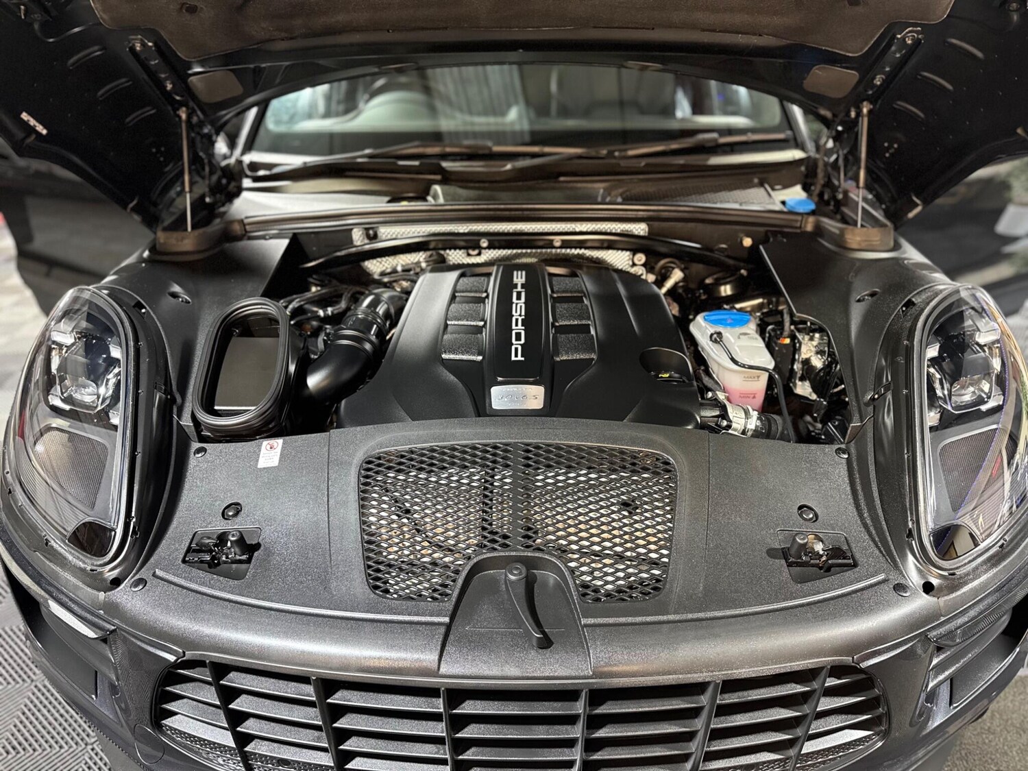 Used Porsche Macan 2017 for sale - 78086853: Photo 53