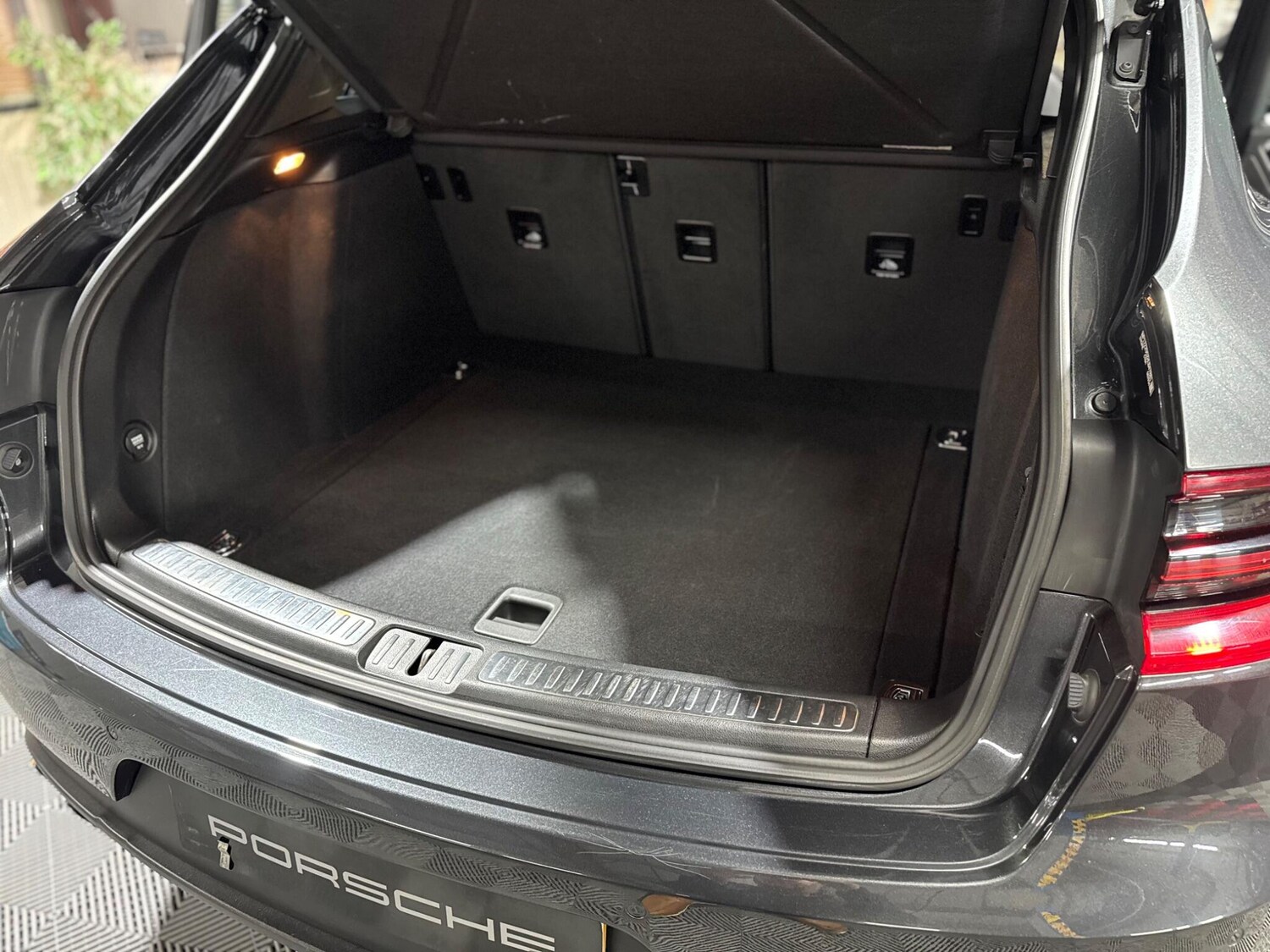 Used Porsche Macan 2017 for sale - 78086853: Photo 64