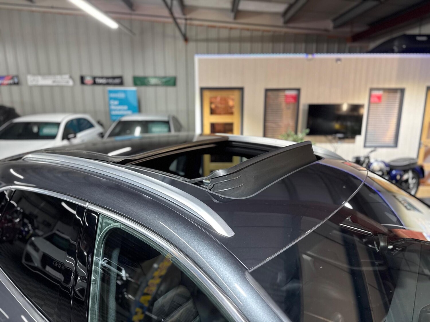 Used Porsche Macan 2017 for sale - 78086853: Photo 67