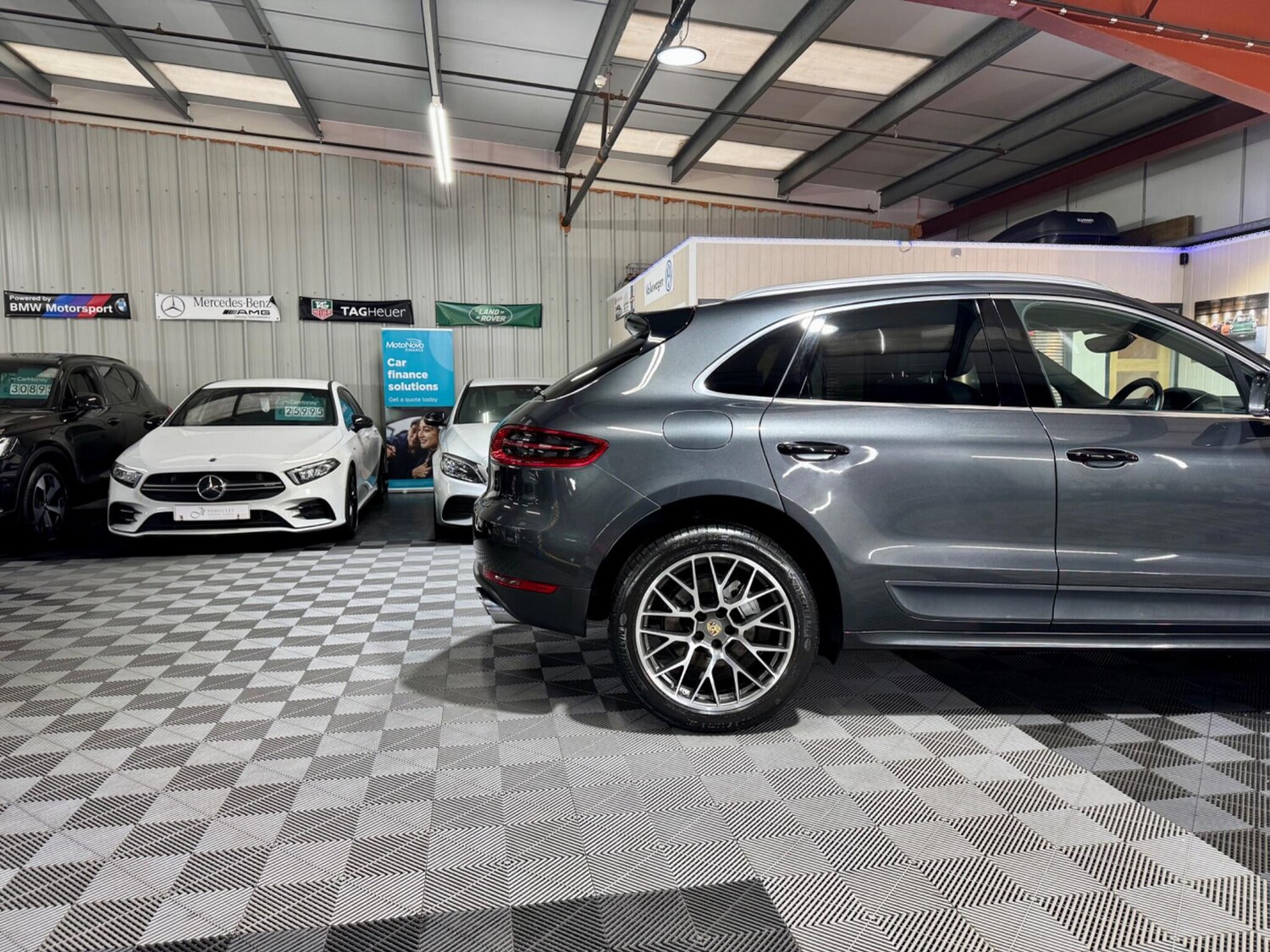 Used Porsche Macan 2017 for sale - 78086853: Photo 71