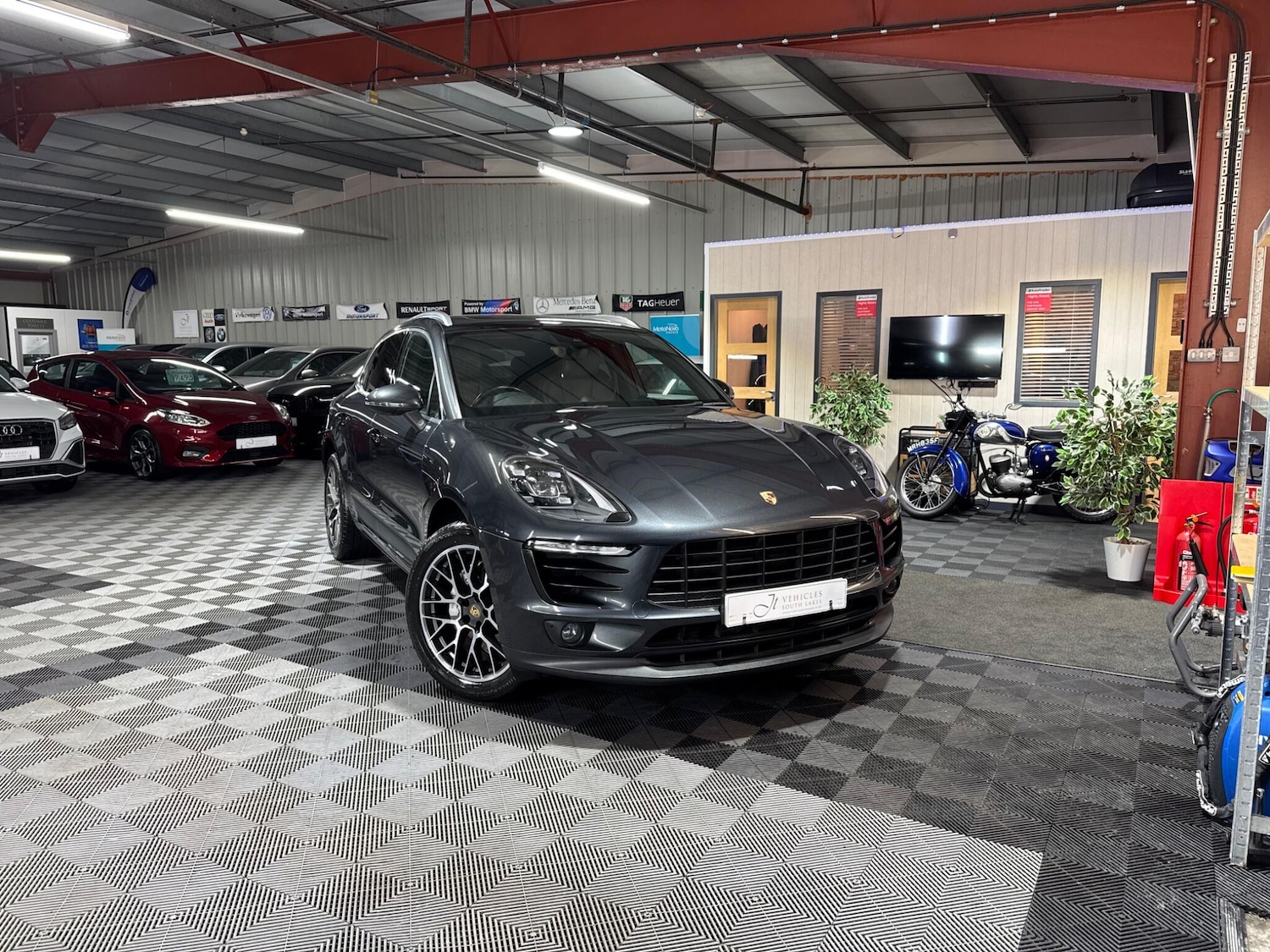 Used Porsche Macan 2017 for sale - 78086853: Photo 73