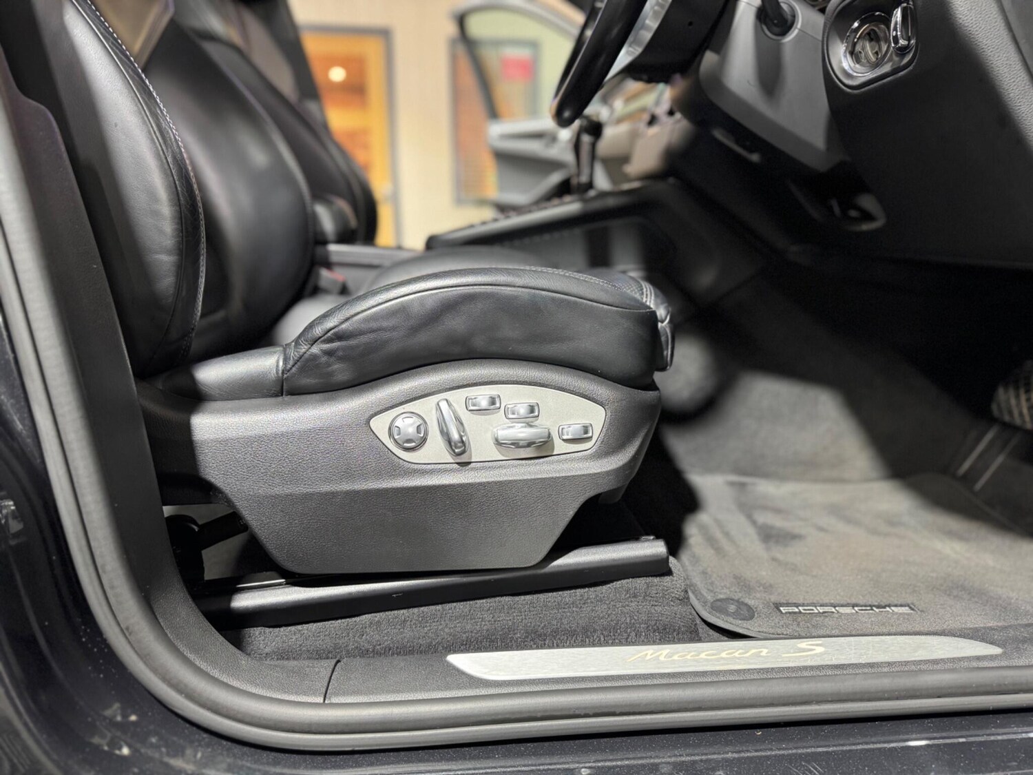 Used Porsche Macan 2017 for sale - 78086853: Photo 76