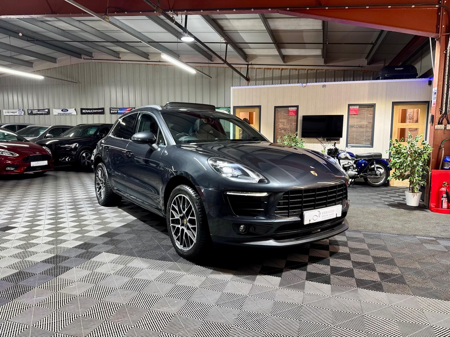 Used Porsche Macan 2017 for sale - 78086853: Photo 8