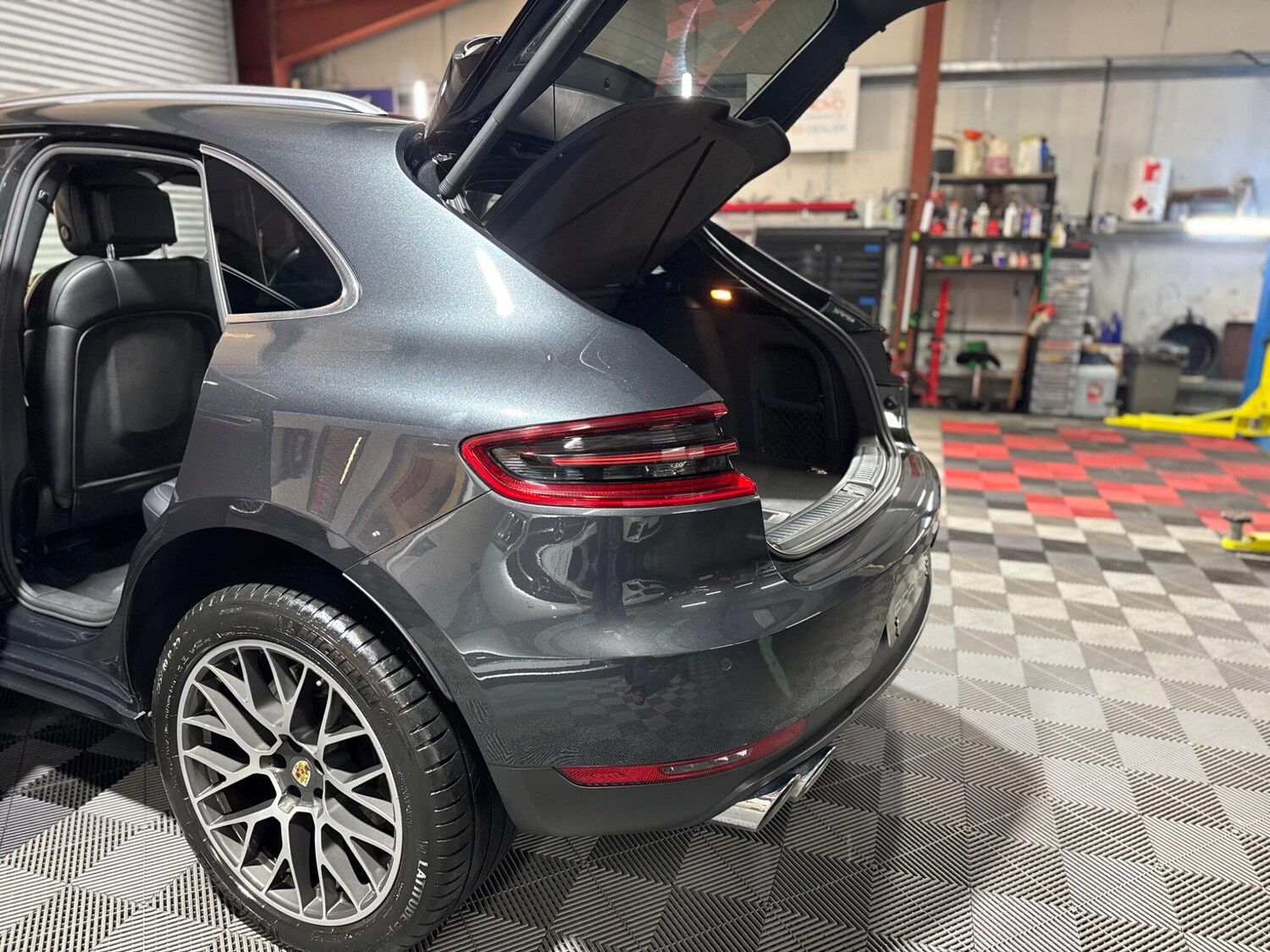 Used Porsche Macan 2017 for sale - 78086853: Photo 81