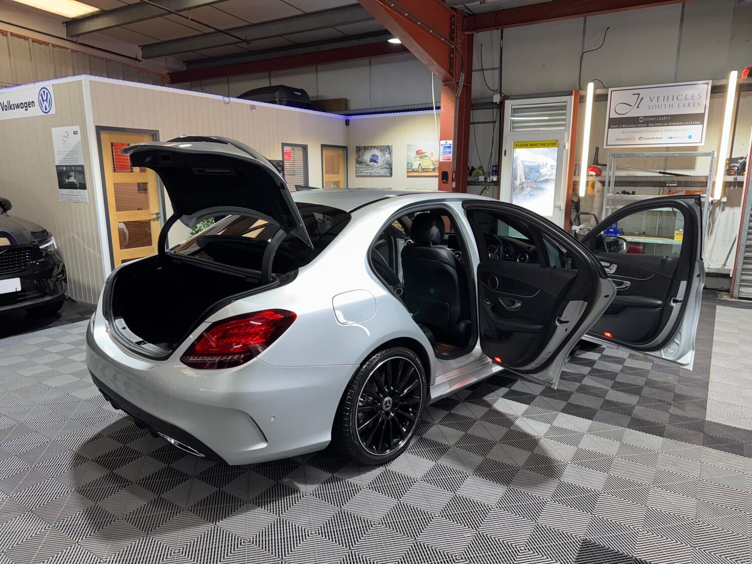 Used Mercedes-Benz C Class 2020 for sale - 77574129: Photo 32