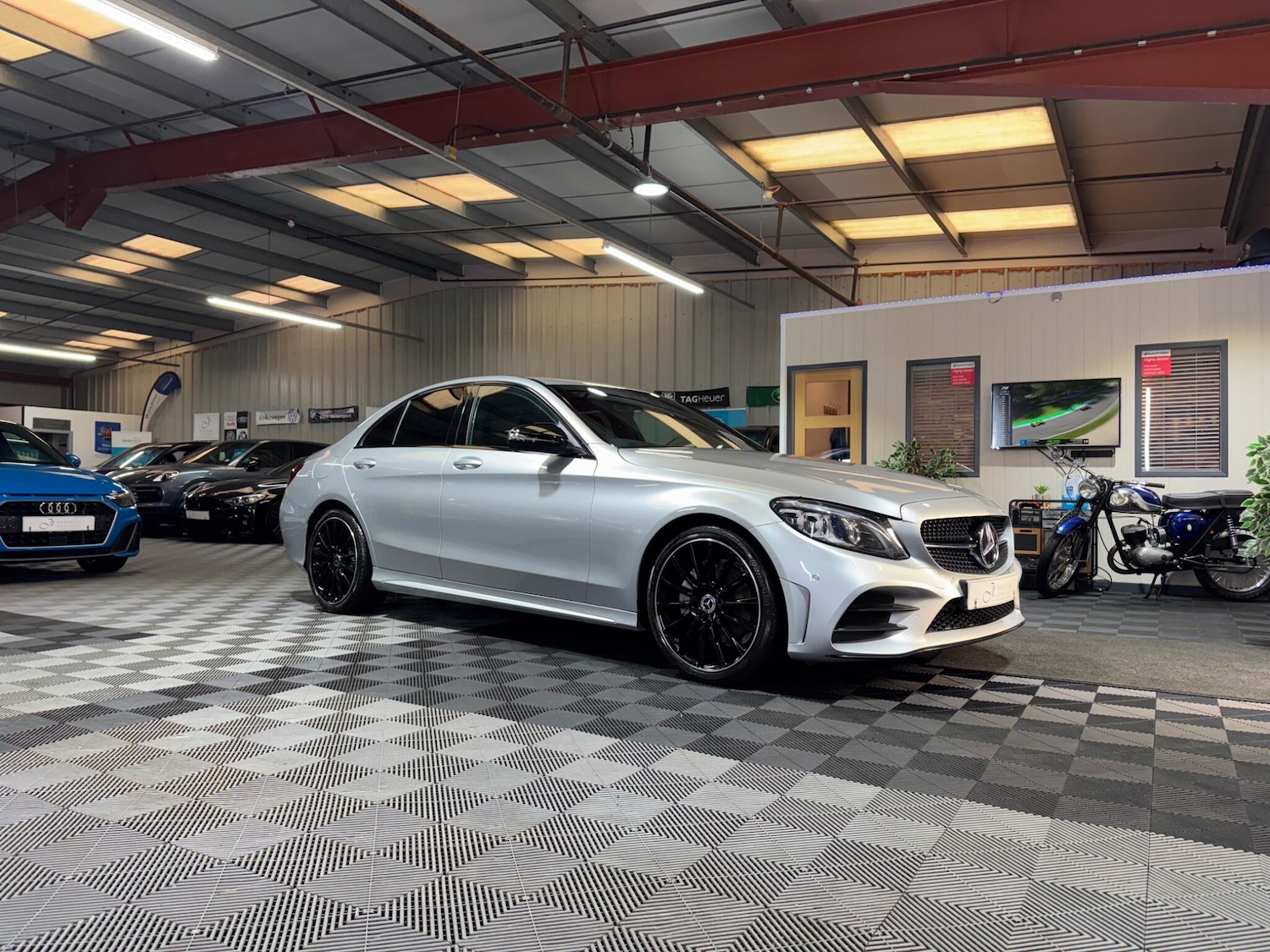 Used Mercedes-Benz C Class 2020 for sale - 77574129: Photo 8