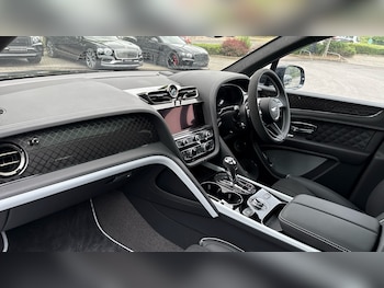 Used Bentley Bentayga 2025 for sale - 76211649: Photo 2
