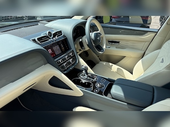 Used Bentley Bentayga 2025 for sale - 79267042: Photo