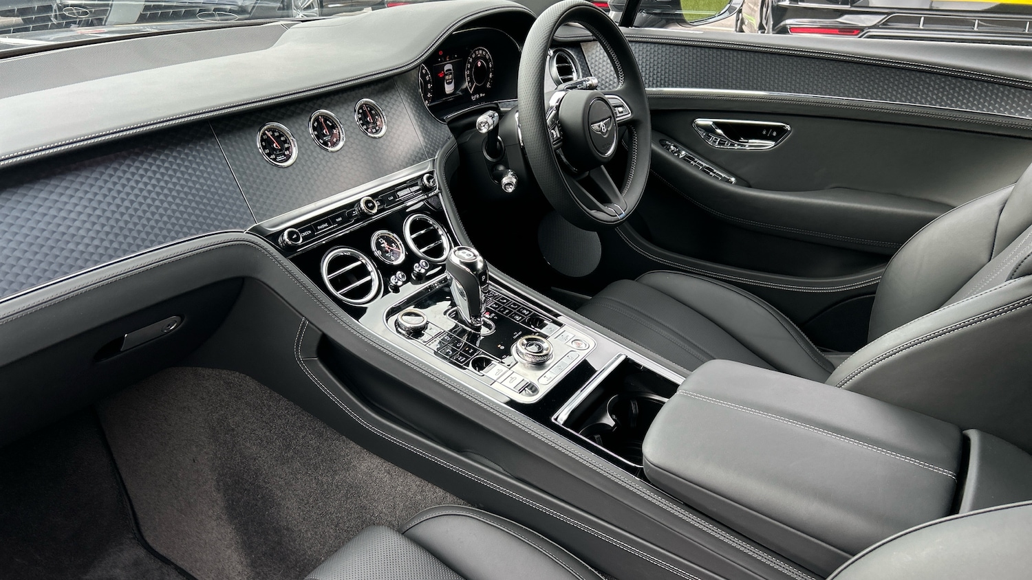 Used Bentley Continental 2025 for sale - 76257865: Photo 2