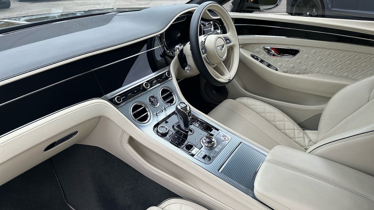 Used Bentley Continental 2022 for sale - 76482808: Photo 2