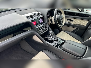 Used Bentley Bentayga 2021 for sale - 75309102: Photo