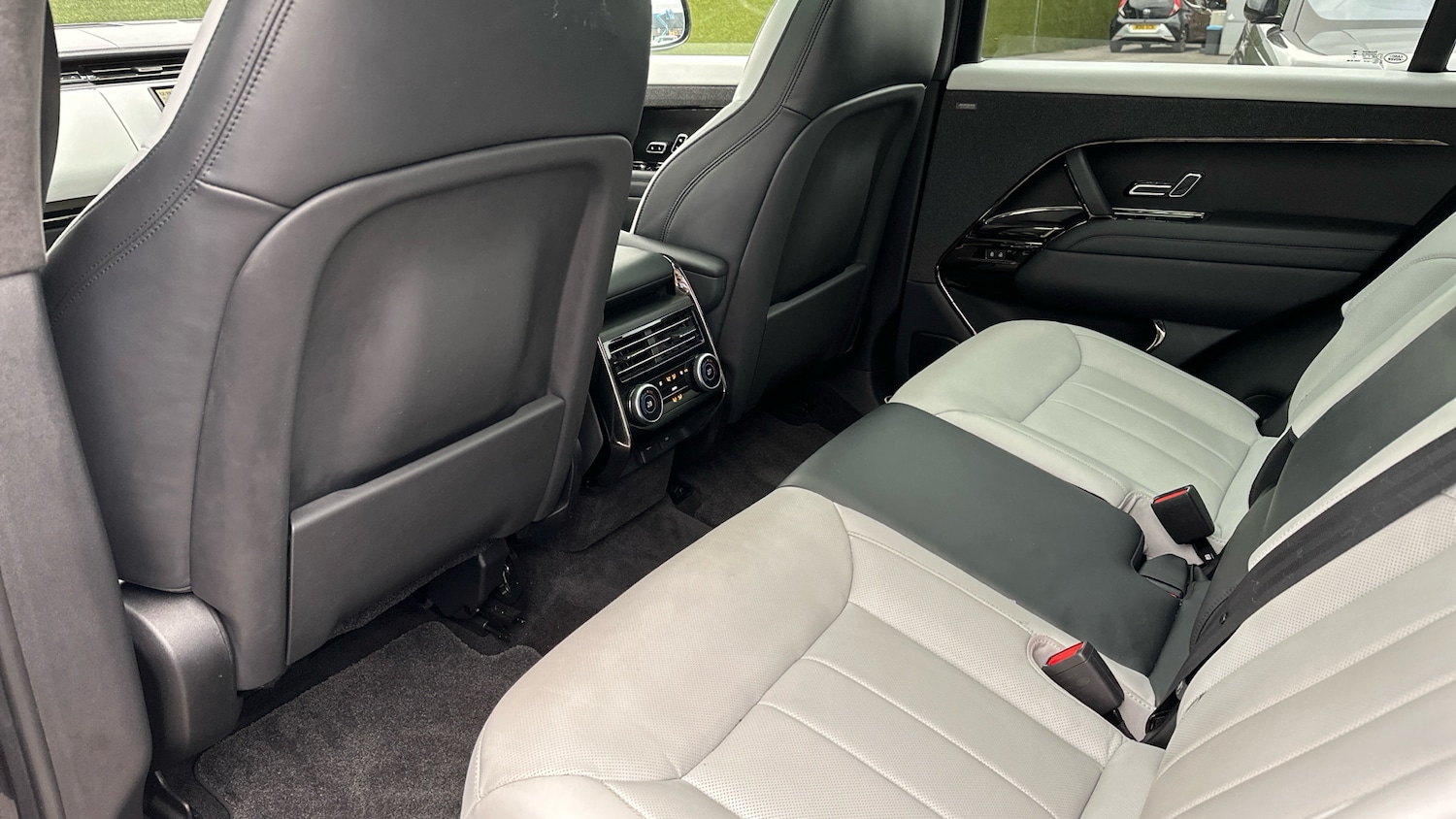 Used Land Rover Range Rover Sport 2024 for sale - 76974223: Photo 15