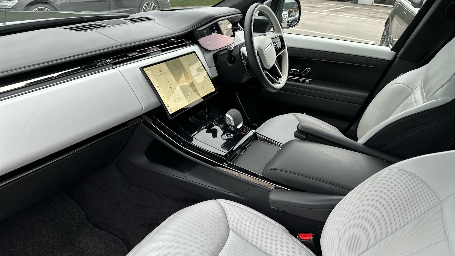 Used Land Rover Range Rover Sport 2024 for sale - 76974223: Photo 2