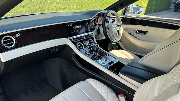 Used Bentley Continental 2019 for sale - 76010619: Photo 2