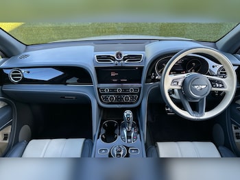 Used Bentley Bentayga 2021 for sale - 76305190: Photo