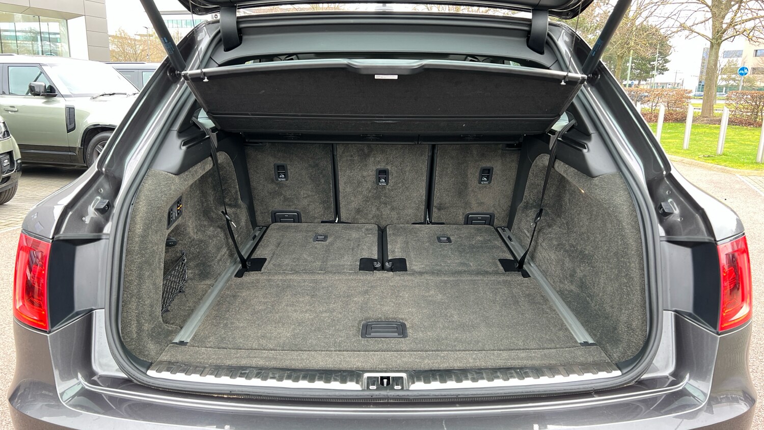 Used Bentley Bentayga 2019 for sale - 77906381: Photo 12