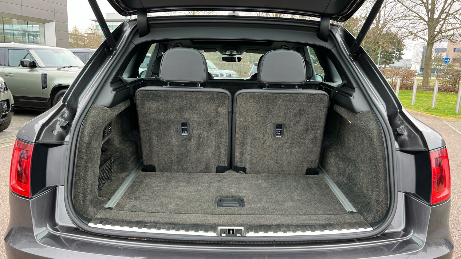 Used Bentley Bentayga 2019 for sale - 77906381: Photo 13