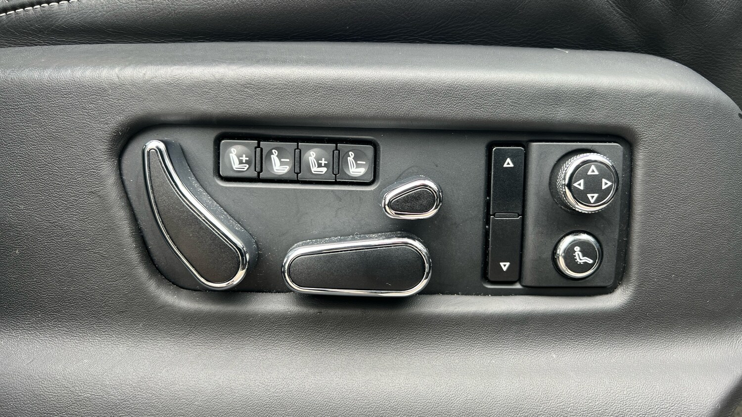 Used Bentley Bentayga 2019 for sale - 77906381: Photo 16