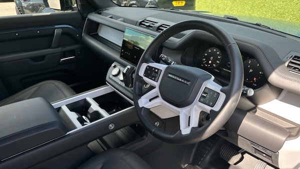 Used Land Rover Defender 2025 for sale - 75898976: Photo 12