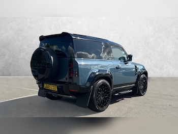 Used Land Rover Defender 2025 for sale - 75898976: Photo