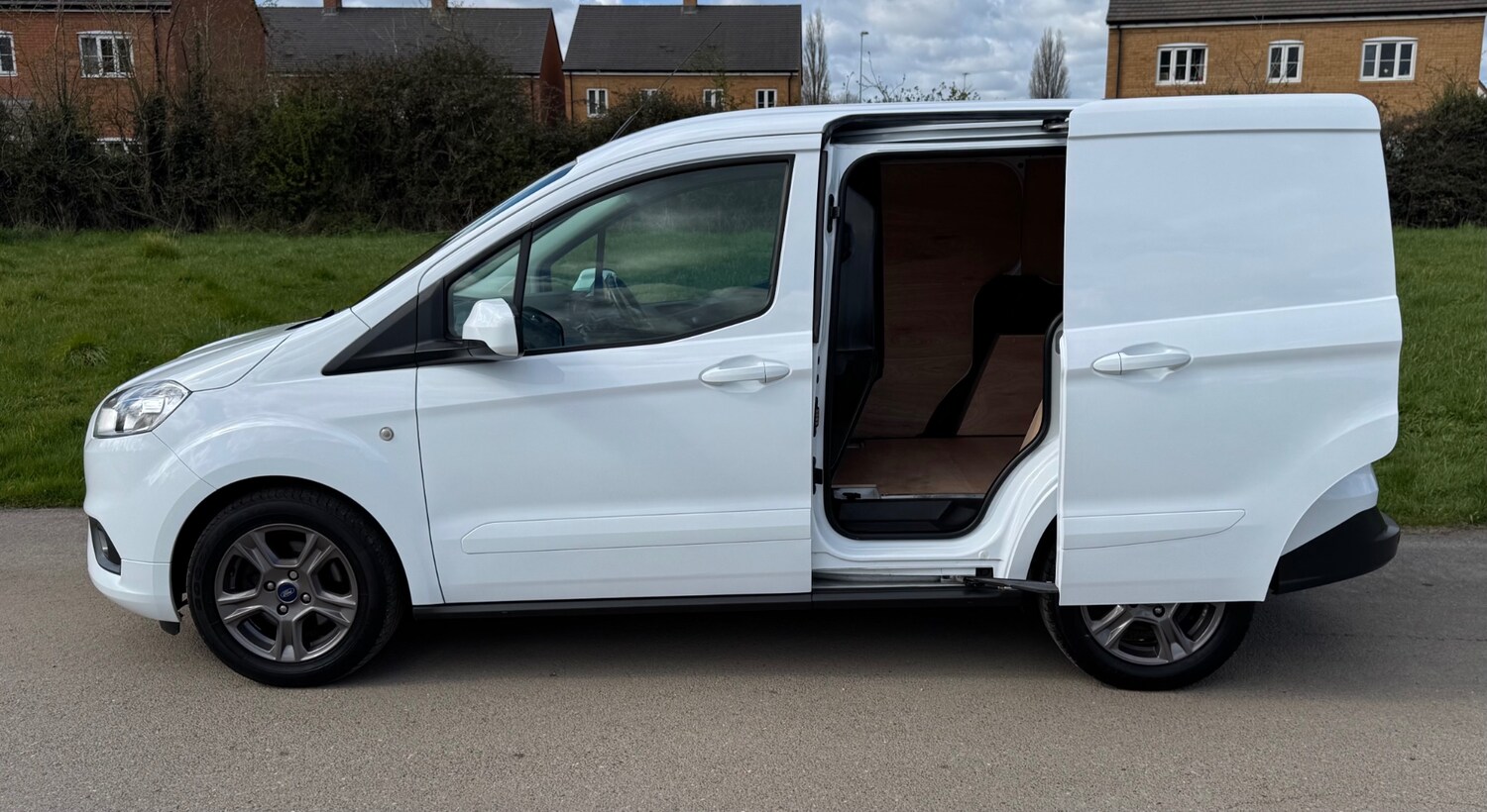 Used Ford Transit Courier 2023 for sale - 78068048: Photo 7