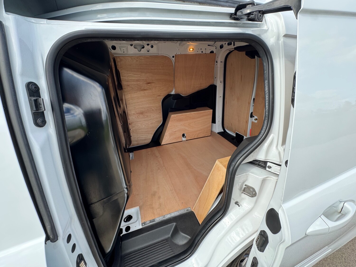 Used Ford Transit Courier 2023 for sale - 78068048: Photo 8