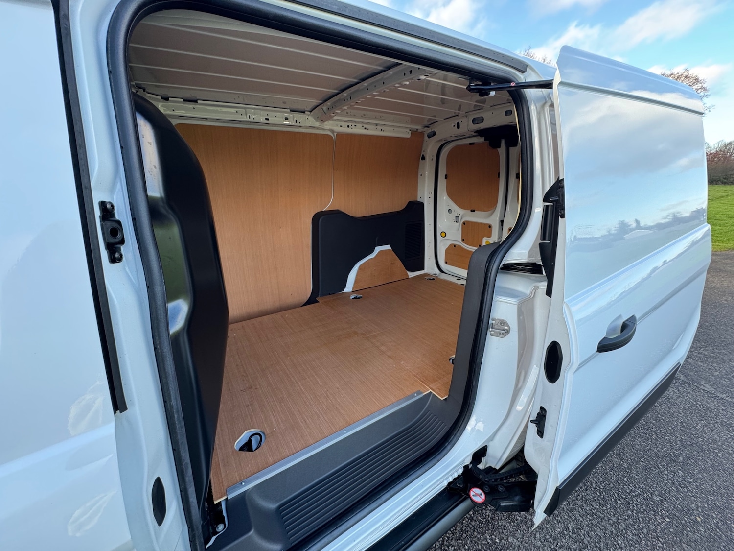 Used Ford Transit Connect 2021 for sale - 76974746: Photo 9