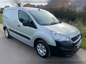 2018 (68) - 850 1.6 BlueHDi 100 Professional Van [non SS]