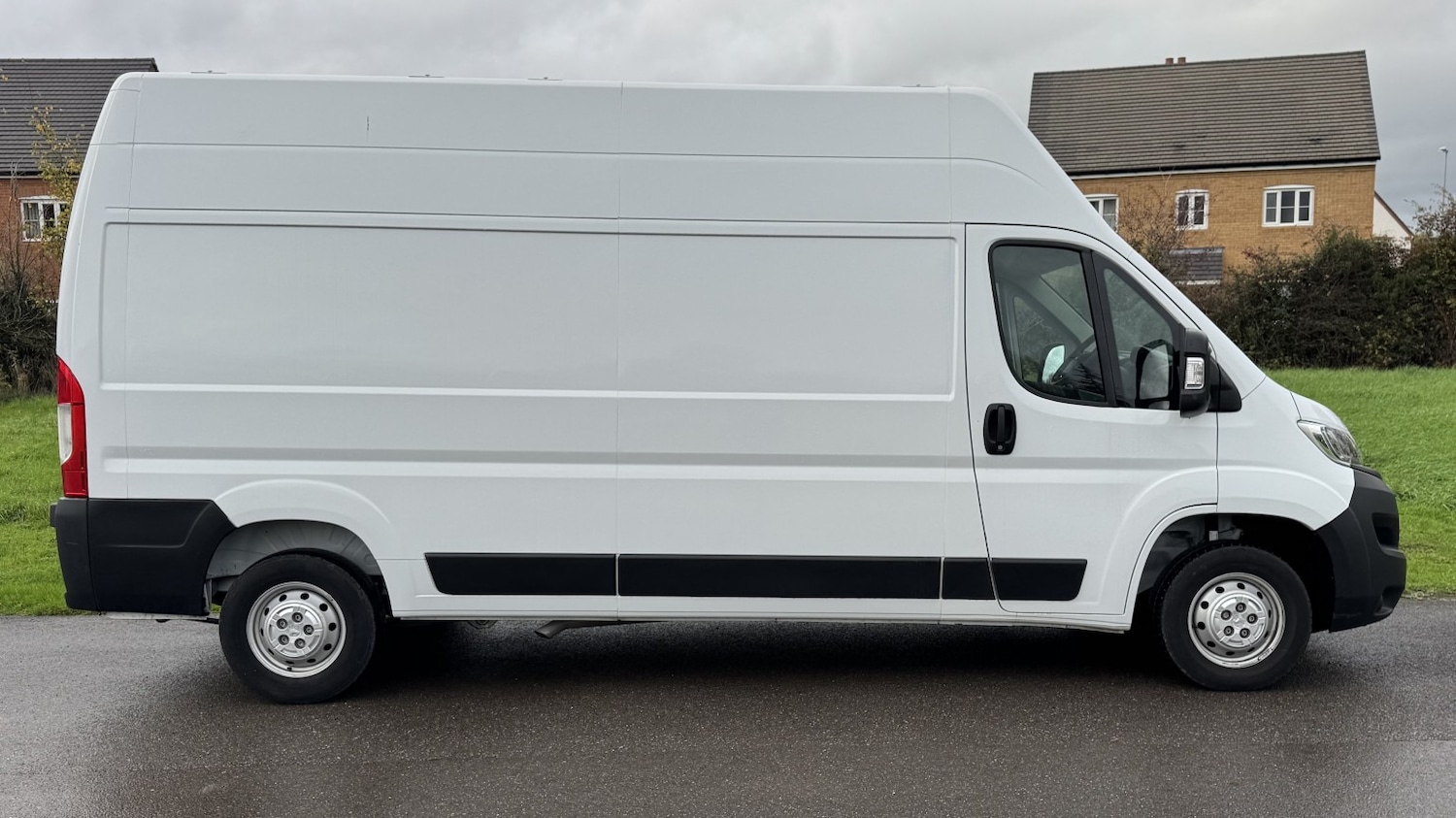 Used Vauxhall Movano 2022 for sale - 76632623: Photo 2