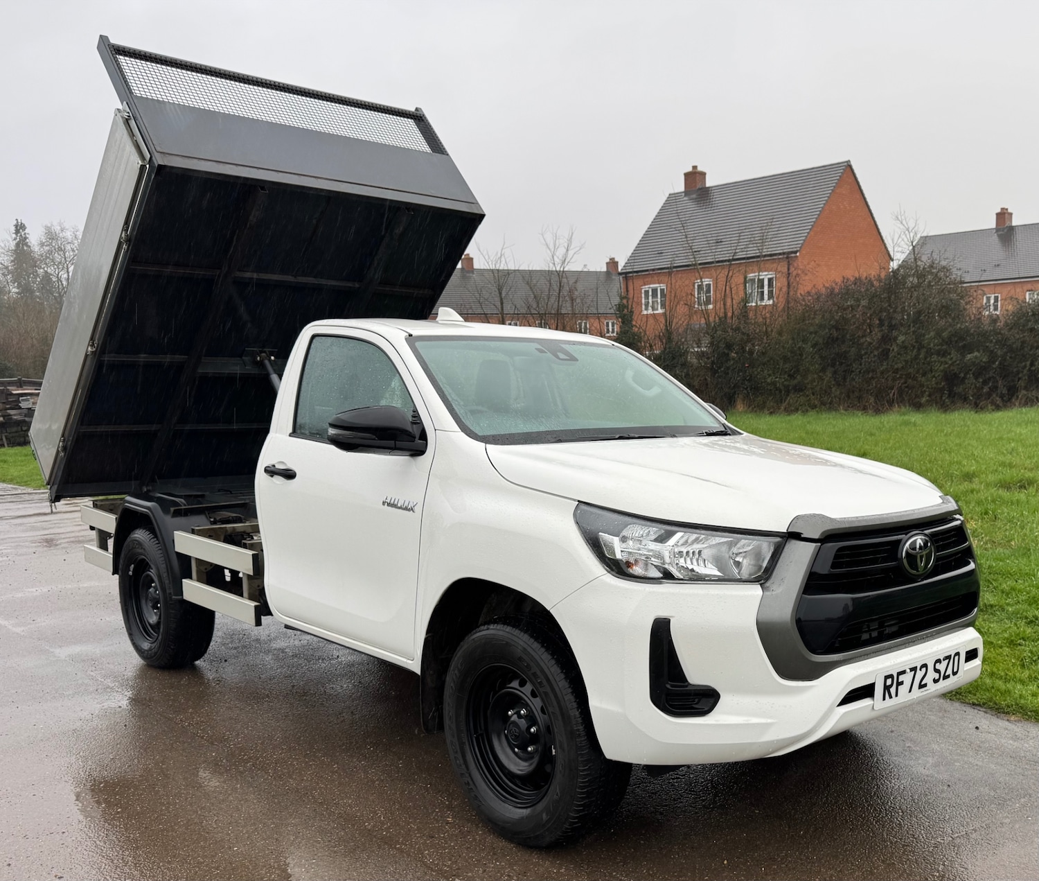 Used Toyota Hilux 2023 for sale - 77781989: Photo 2