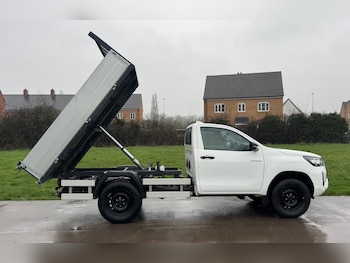 Used Toyota Hilux 2023 for sale - 77781989: Photo