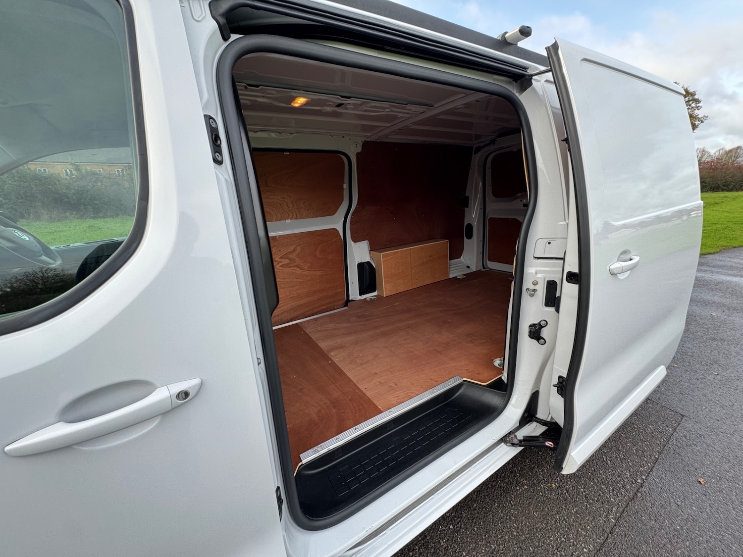 Used Vauxhall Vivaro 2022 for sale - 76631079: Photo 8