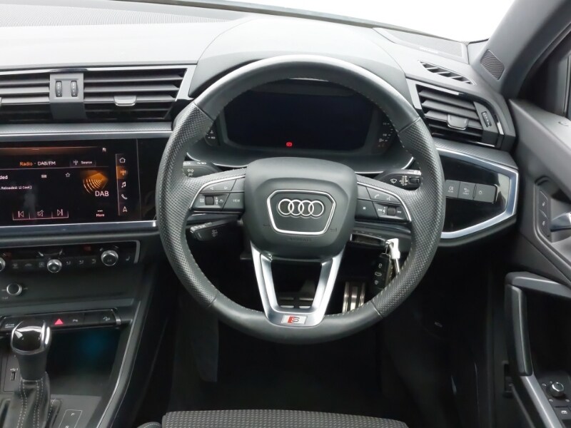 Used Audi Q3 2020 for sale - 76365675: Photo 7