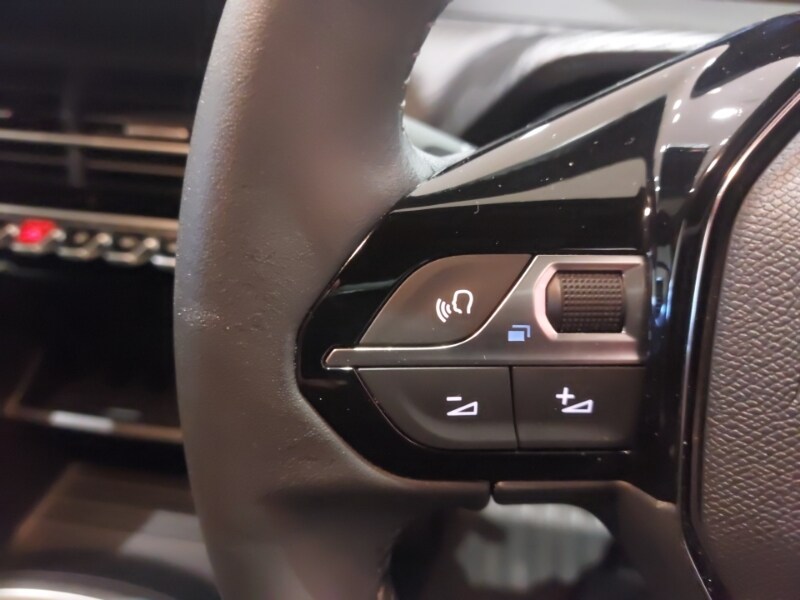 Used Peugeot 2008 2023 for sale - 78054647: Photo 15