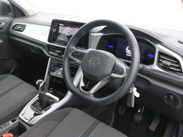 Used Volkswagen T-Roc 2023 for sale - 76130199: Photo 12