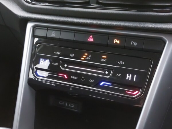 Used Volkswagen T-Roc 2023 for sale - 76130199: Photo 15