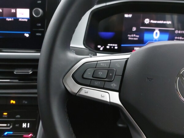 Used Volkswagen T-Roc 2023 for sale - 76130199: Photo 17
