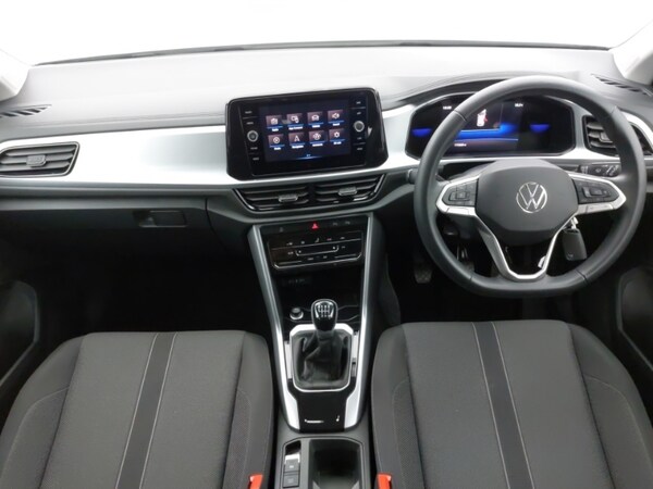 Used Volkswagen T-Roc 2023 for sale - 76130199: Photo 2